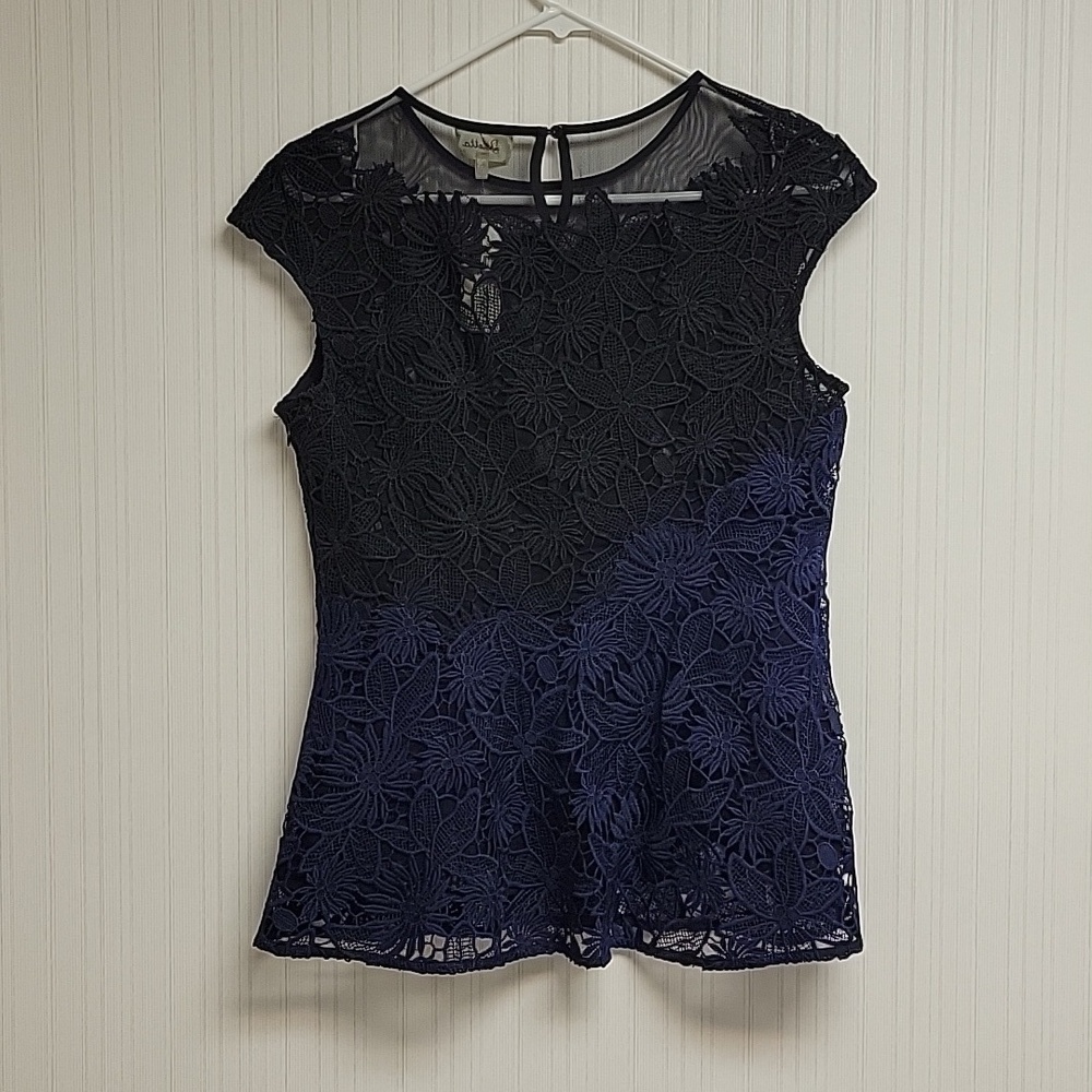 Deletta From Anthropologie Elegant Black & Navy Fade Lace Peplum Top, New Small - Picture 6 of 9